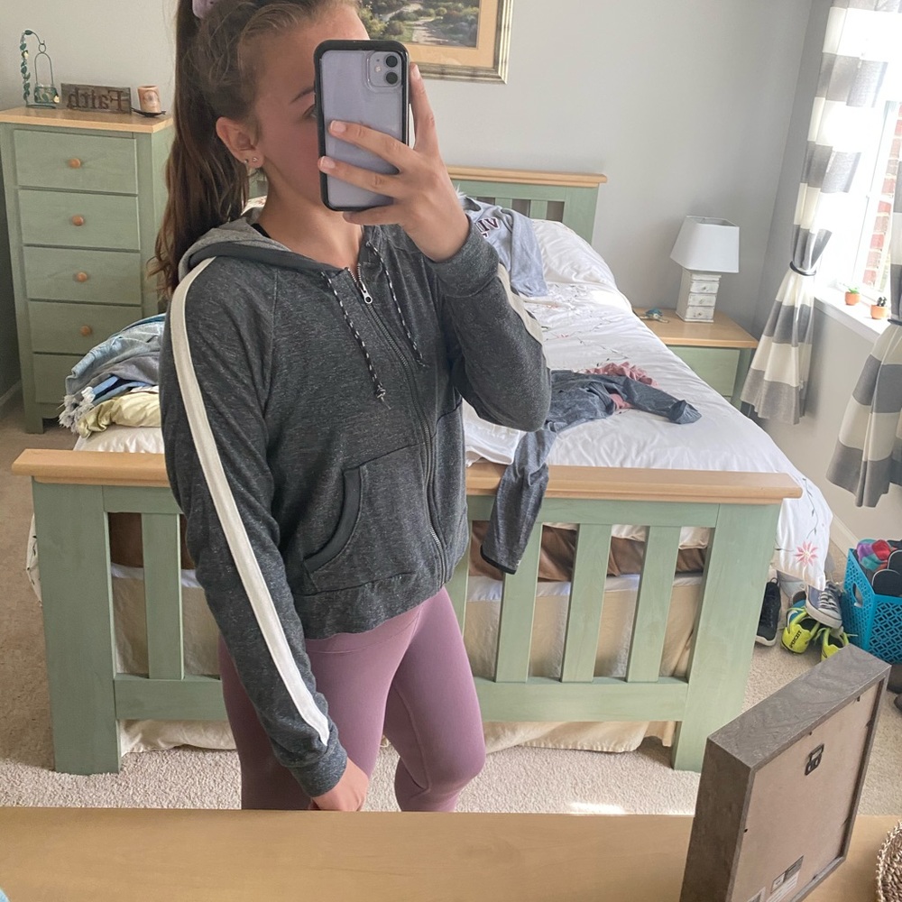 Cropped zip up - Picture 3 of 5